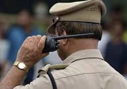 गाजीपुर के कटरियां गांव में 15 अप्रैल को हुई निशा विश्वकर्मा की मौत के बाद प्रशासन सतर्क हो गया है। जिलाधिकारी अनुपम शुक्ला ने जिले में धारा 163 लागू कर दी है। 30 अप्रैल तक किसी भी प्रकार के प्रदर्शन, जुलूस, कैंडल मार्च और बाहरी समूह के प्रवेश पर प्रतिबंध रहेगा, ताकि कानून व्यवस्था बनी रहे।