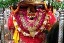 विंध्याचल में धार्मिक पर्यटन तेजी से विस्तार कर रहा है। वर्ष 2025 में मां विंध्यवासिनी, मां काली खोह और मां अष्टभुजा मंदिरों में करीब 1.84 करोड़ श्रद्धालुओं ने दर्शन किए। वर्ष 2023 की तुलना में यह लगभग 60 प्रतिशत की वृद्धि है। योगी सरकार विंध्य त्रिकोण को शक्तिपीठ सर्किट के प्रमुख केंद्र के रूप में विकसित कर रही है। करीब 208 करोड़ रुपये के विकास कार्यों, बेहतर सुविधाओं, रोपवे और धार्मिक टूर पैकेजों से पर्यटन व स्थानीय रोजगार को बढ़ावा मिलने की उम्मीद है।विन्ध्यवासिनी