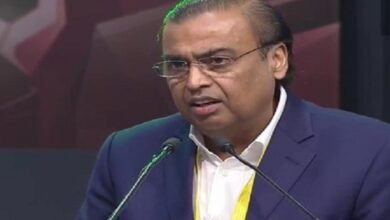 मुकेश अंबानी