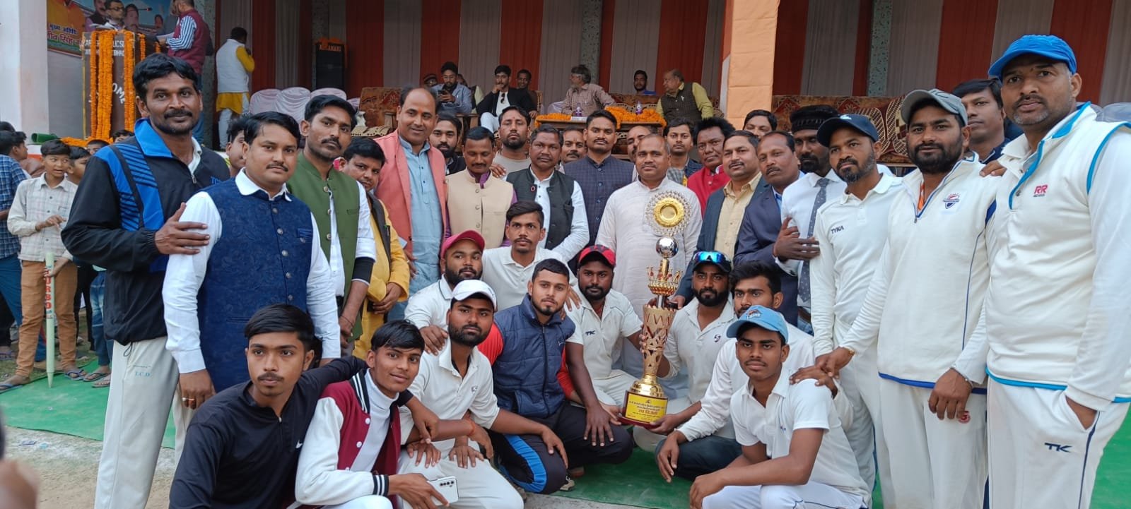 मेजबान टीम दुद्धी को 3 विकेट से रौंद वाराणसी ने चैंपियनशिप ट्राफी पर किया कब्जा