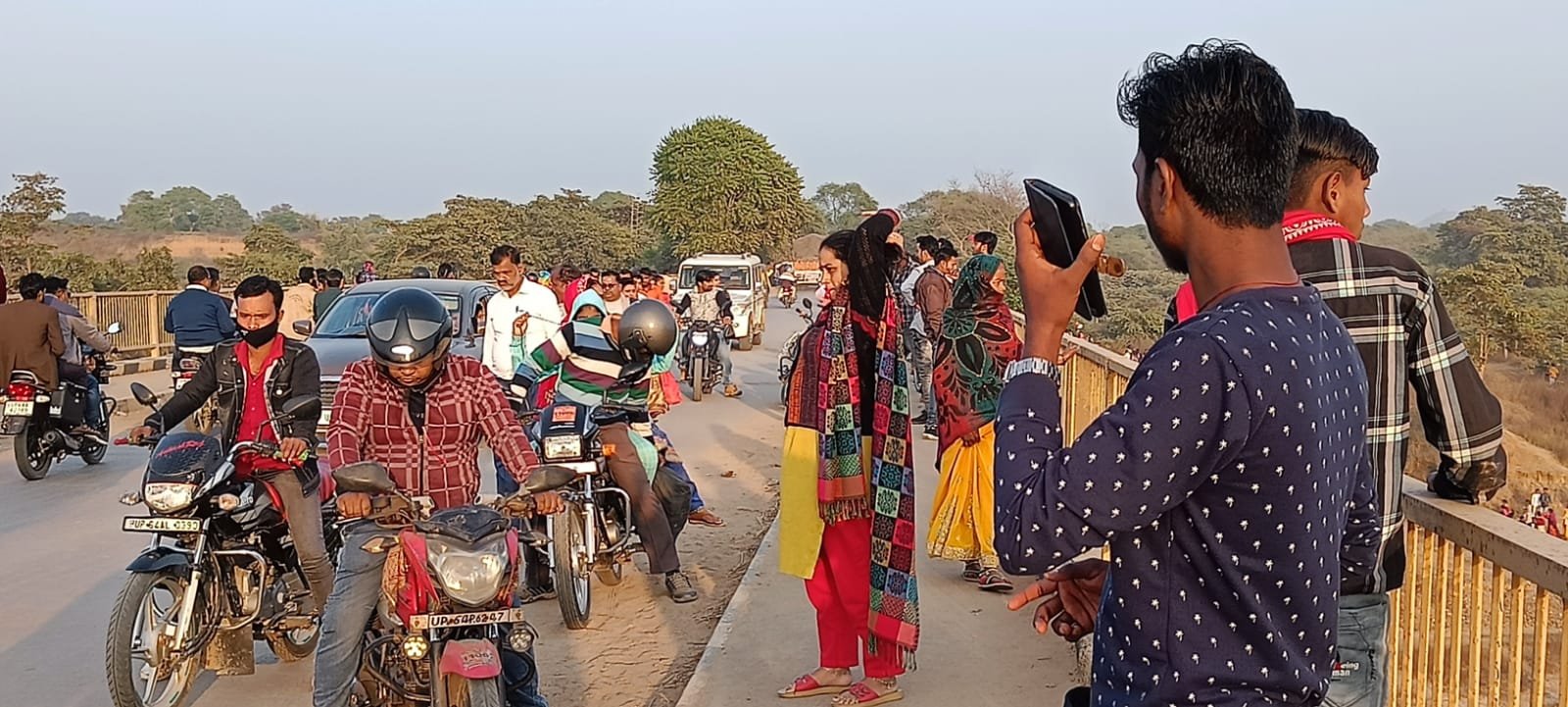 मकर संक्रान्ति के पारम्परिक मेले में उमड़ी भीड़,प्रमुख स्नान में हजारों ने लगाई डुबकी