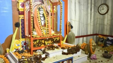 मंदिर के भंडारे, वनवासी आश्रम दृष्टिहीन विद्यालय और धर्मार्थ संस्थाओं को भी मिलती है बाबा की खिचड़ी .जरूरतमंदो के घर शादी-ब्याह में भी दिया जाता है चावल-दाल.