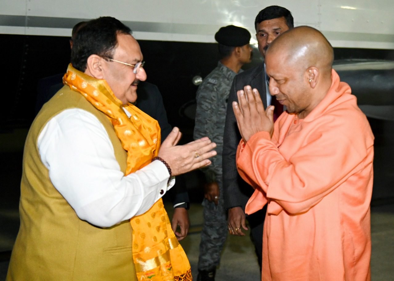 मुख्यमंत्री योगी आदित्यनाथ दो दिवसीय दौरे पर पहुंचे वाराणसी