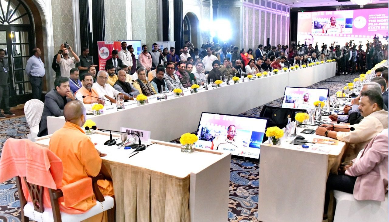 बॉलीवुड के दिल में भी धड़कता है 'योगी का यूपी'