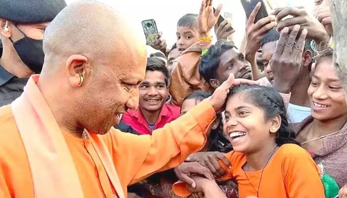 योगी के राज में आधी आबादी हुई 'शक्ति'शाली