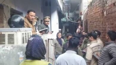 बंद कमरे में पति-पत्नी की मिली डेड बॉडी