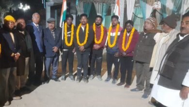 उड़ीसा से पैदल मार्च पर निकले आदिवासी दल का दुद्धी में हुआ भव्य स्वागत