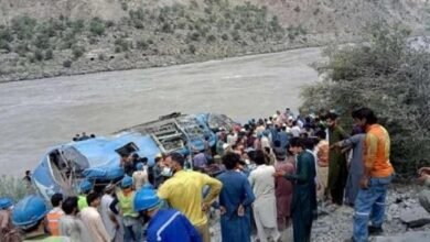 पाकिस्तान के बलूचिस्तान में बस खाई में गिरी, 40 लोगों की मौत, चार घायल