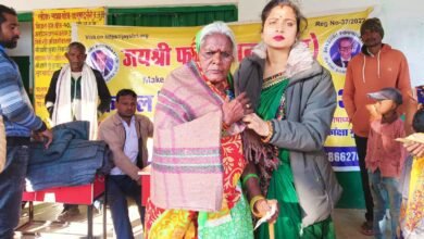 जयश्री फाउंडेशन ने गरीब जरूरतमंदों में बांटे कम्बल