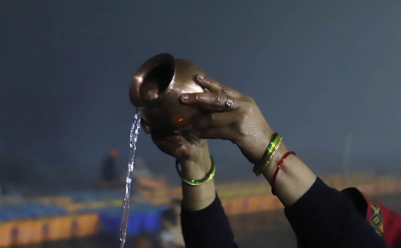संगम तट पर ठंड और कोहरे पर आस्था पड़ी भारी