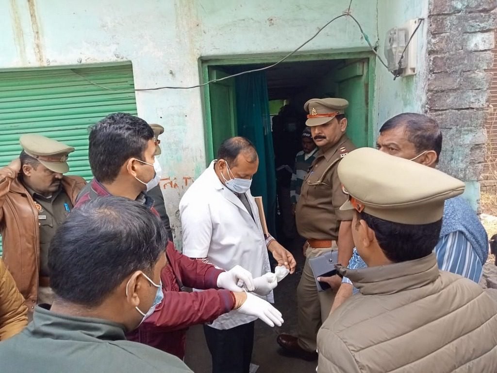 वाराणसी में ट्रिपल मर्डर से सनसनी:घर में घुसकर मां-बेटे और बेटी की हत्या
