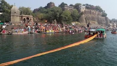 नर्मदा मैया को ओढ़ाई गई 1001 मीटर लंबी चुनरी