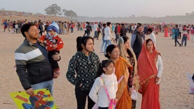 मकर संक्रान्ति के पारम्परिक मेले में उमड़ी भीड़,प्रमुख स्नान में हजारों ने लगाई डुबकी