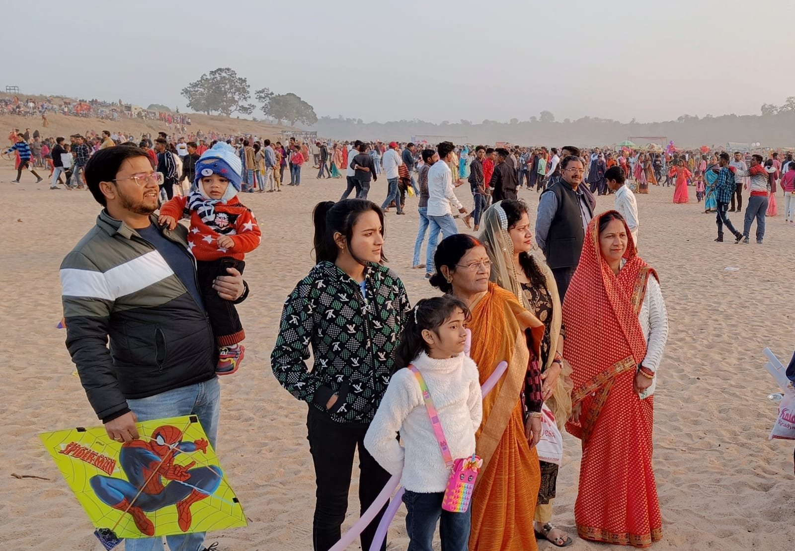 मकर संक्रान्ति के पारम्परिक मेले में उमड़ी भीड़,प्रमुख स्नान में हजारों ने लगाई डुबकी
