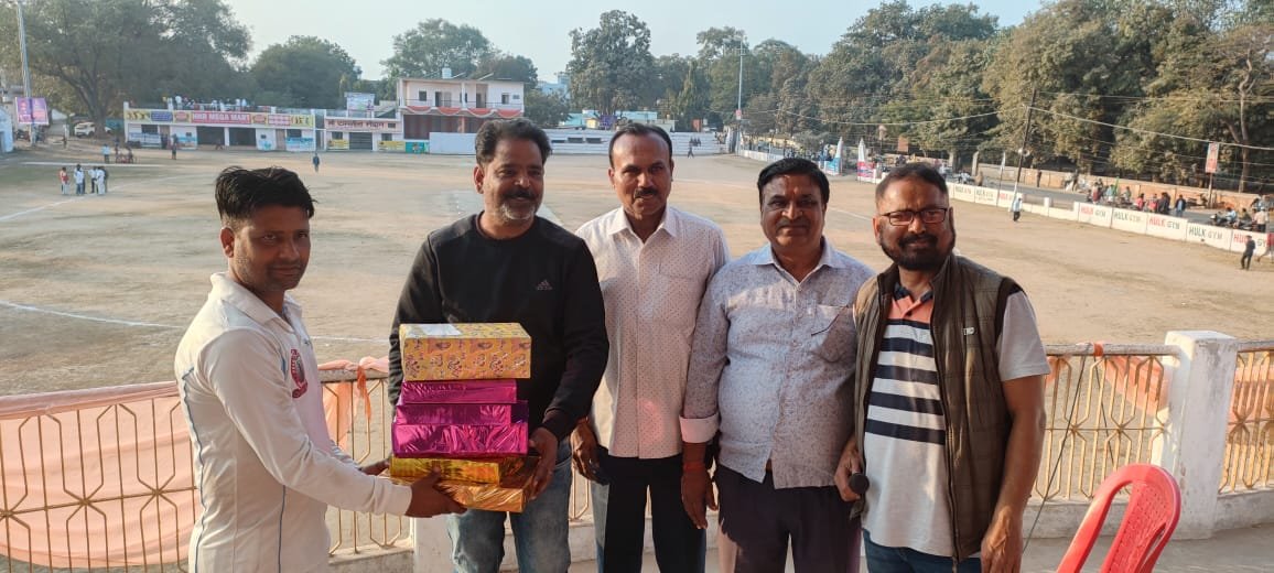 रावर्ट्सगंज ने हिंडाल्को को तीन विकेट से हराकर-क्वार्टर फाइनल में किया प्रवेश