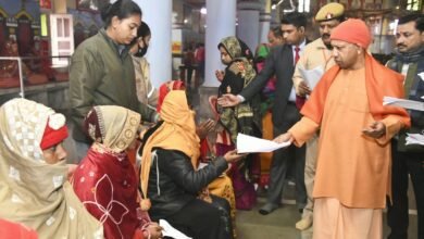 जनता दर्शन में मुख्यमंत्री ने सुनीं 300 लोगों की समस्याएं