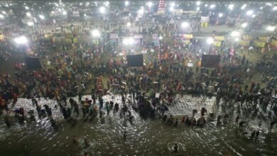 ट्विटर पर टॉप ट्रेंड हुआ मौनी अमावस्या पुष्पवर्षा, यूजर्स ने सीएम योगी के मैनेजमेंट को सराहा