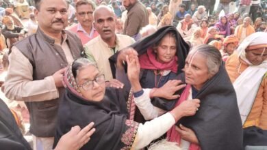 पिता के स्मृति में विशाल भंडारा व गरीबों को कम्बल दान किया