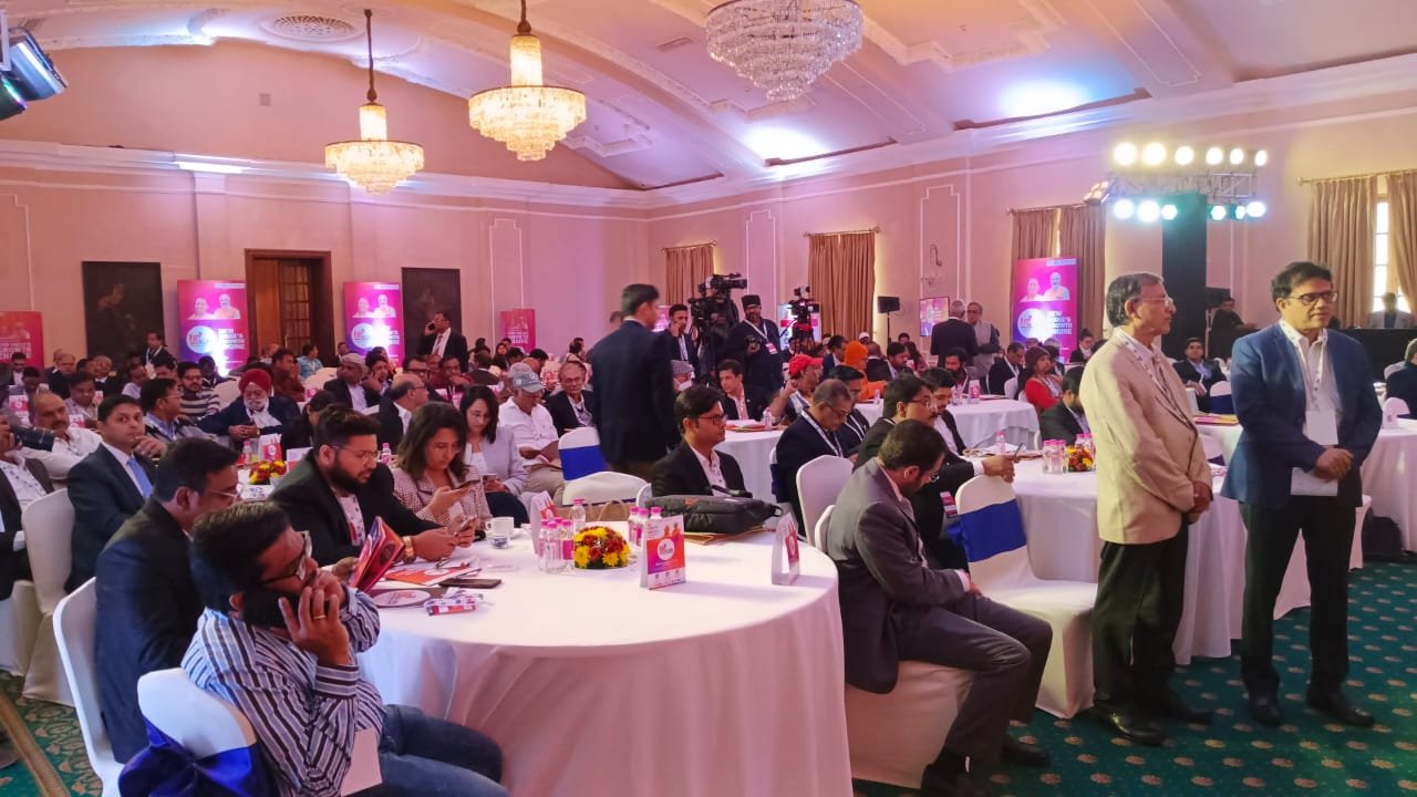 कोलकाता के उद्यमी बोले- जो सही है, वो यही है कि योगी का अपराधमुक्त यूपी कह रहा सफलता की नई कहानी