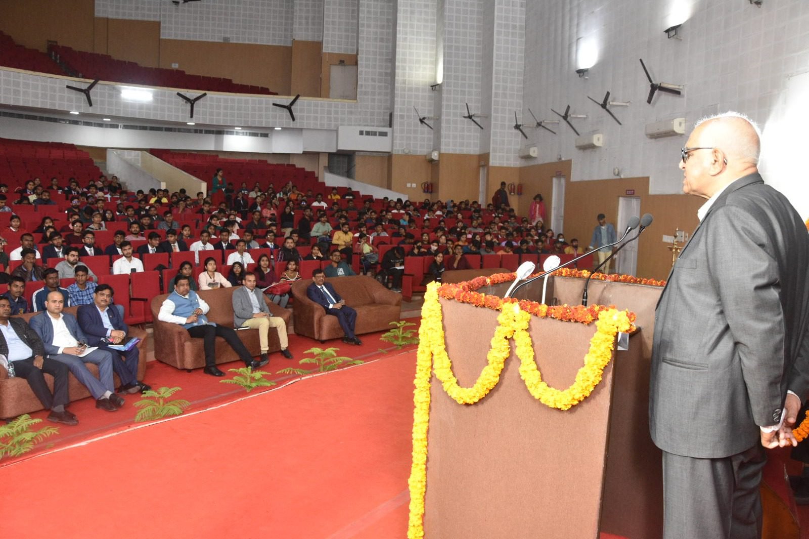 •यूपी ग्लोबल इन्वेस्टर्स समिटे से उत्पन्न होने वाले हैं अपार अवसर, युवा इन अवसरों का लाभ उठाने के लिए रहें तैयारः प्रो. तनेजा