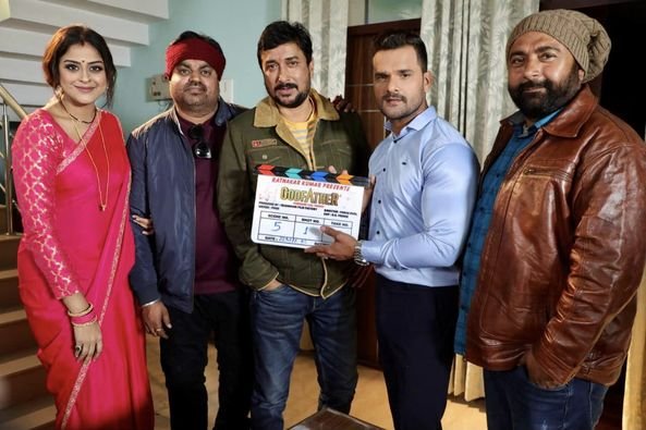 पापा बने खेसारी! पवन सिंह पर तंज कस कहा था-'मैं तो हर 9 महीने में सोहर गवा सकता हूं' लो जी! 'बजाओ सोहर...'