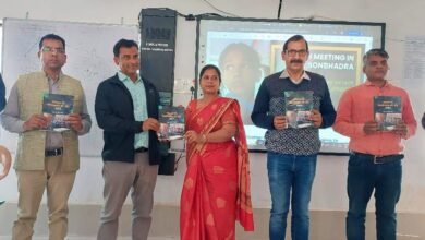 वर्षा की रचित पुस्तक "नवाचार से नवपरिवर्तन की ओर" का हुआ विमोचन