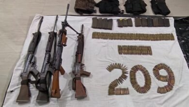 सुरक्षाबलों ने नक्सलियों के ठिकानों से बरामद किए हथियार