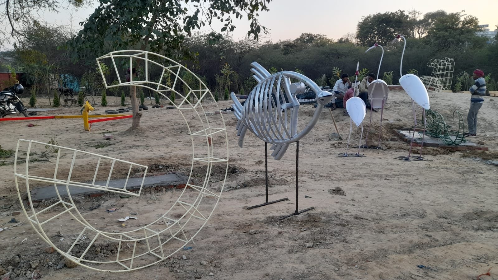 आगरा नगर निगम ने वेस्ट मेटेरियल से बनाया अनोखा पार्क