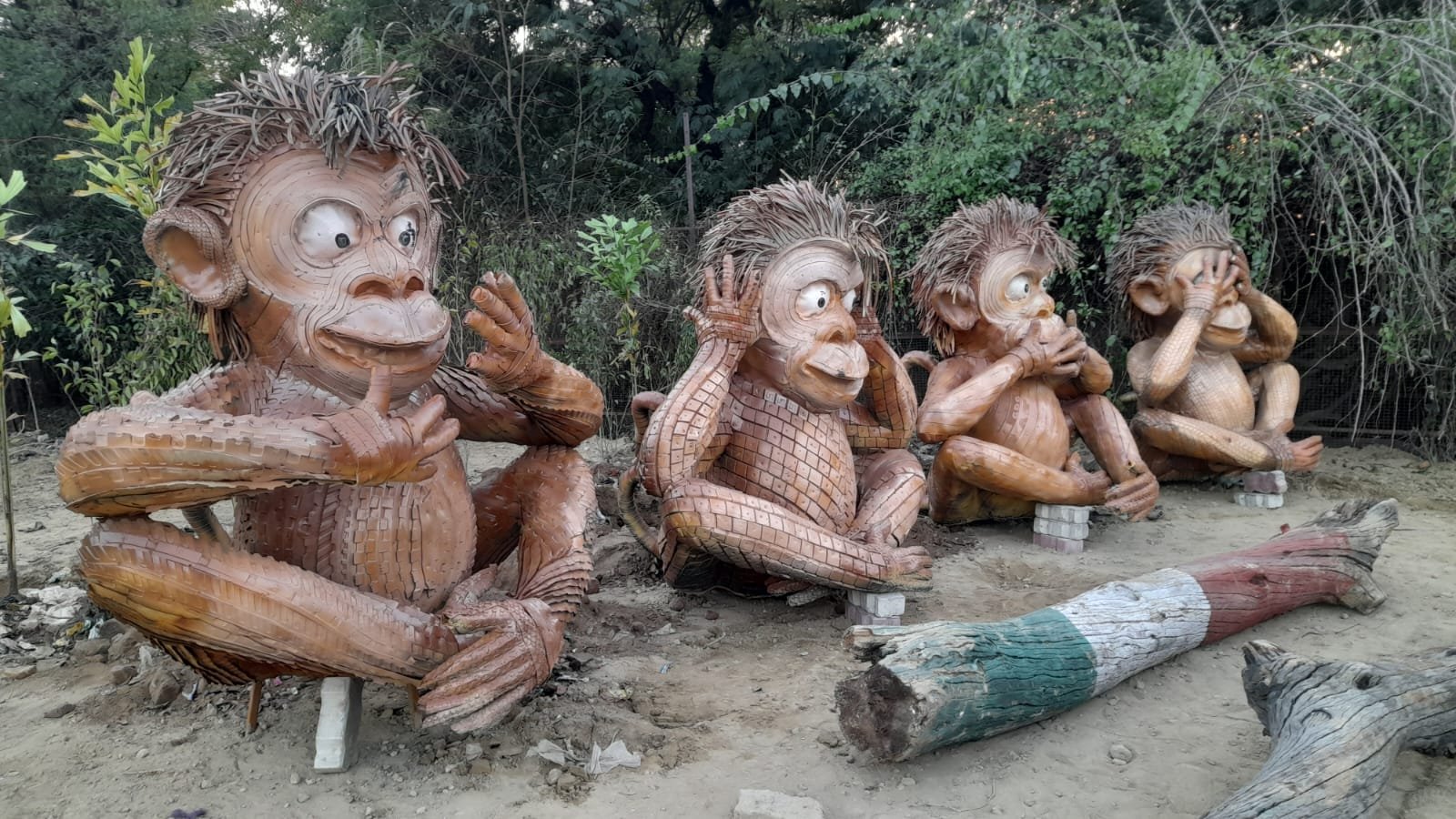 आगरा नगर निगम ने वेस्ट मेटेरियल से बनाया अनोखा पार्क