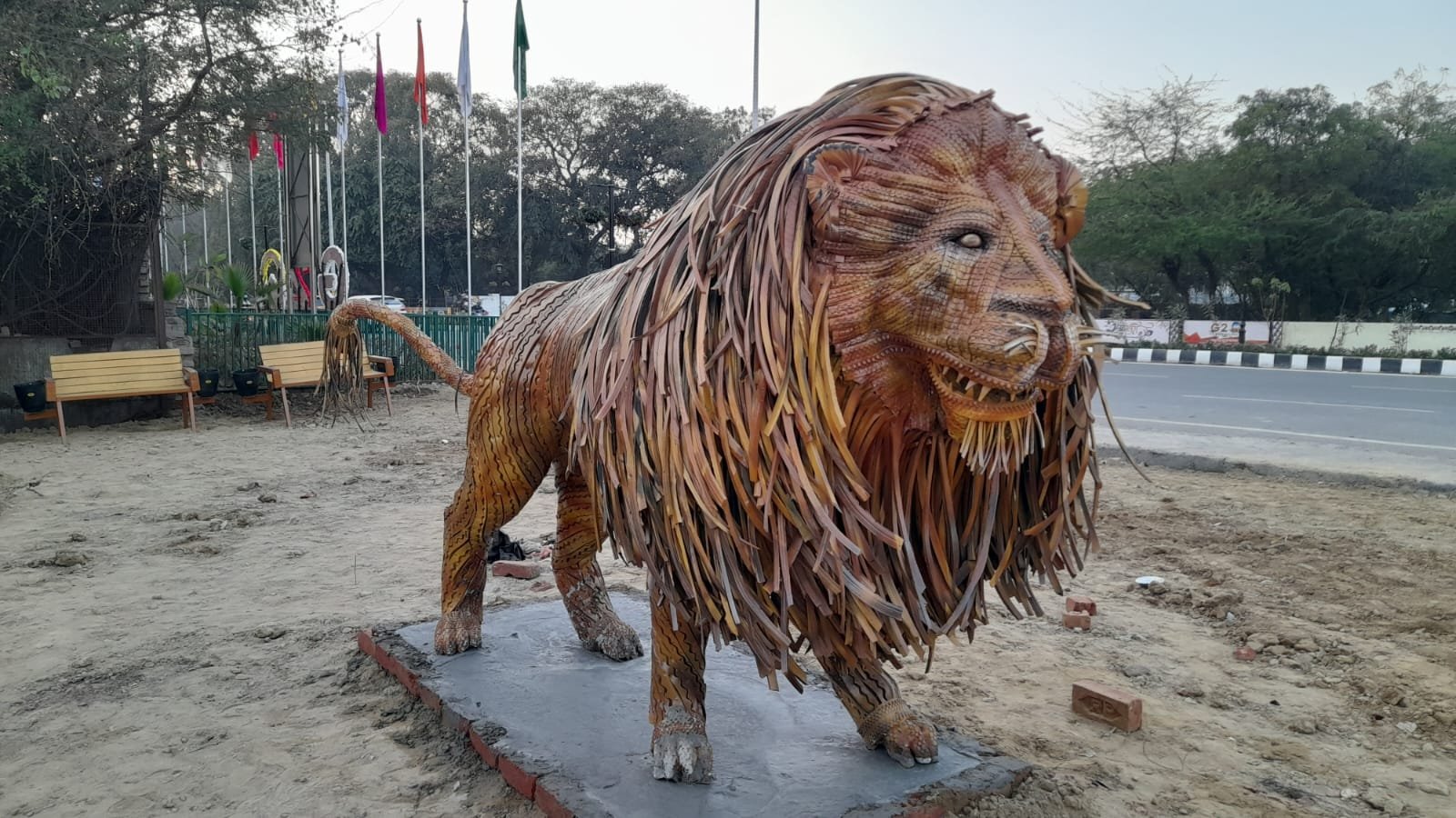 आगरा नगर निगम ने वेस्ट मेटेरियल से बनाया अनोखा पार्क