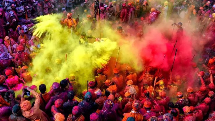 जानिए, भारत में कितने प्रकार से मनाया जाता है होली का त्योहार