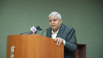 भारतीय संसदीय प्रणाली का अपमान रोकने के लिए आए आगे: धनखड़