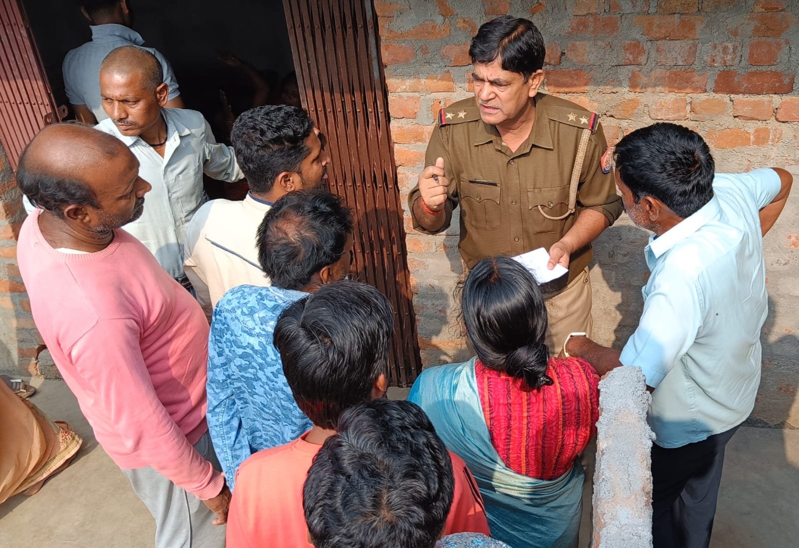 पति के नाम सुसाइड नोट में बच्चों की अच्छी परवरिश का किया गुजारिश