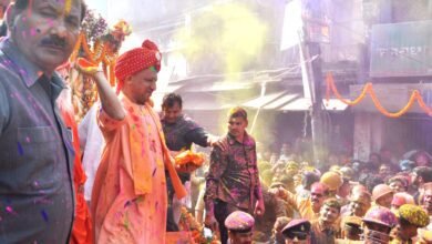 होलिकोत्सव पर भगवान नरसिंह की शोभायात्रा में शामिल होंगे मुख्यमंत्री .श्री होलिकोत्सव समिति व आरएसएस के बैनर तले बुधवार सुबह घण्टाघर से निकलेगी शोभायात्रा.