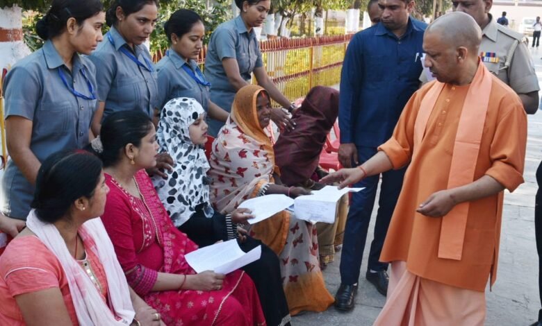 भू माफिया को सिखाएं करारा सबक : मुख्यमंत्री