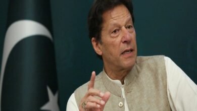 सेना प्रमुख मेरे साथ दुश्मन जैसा व्यवहार कर रहे हैं : इमरान