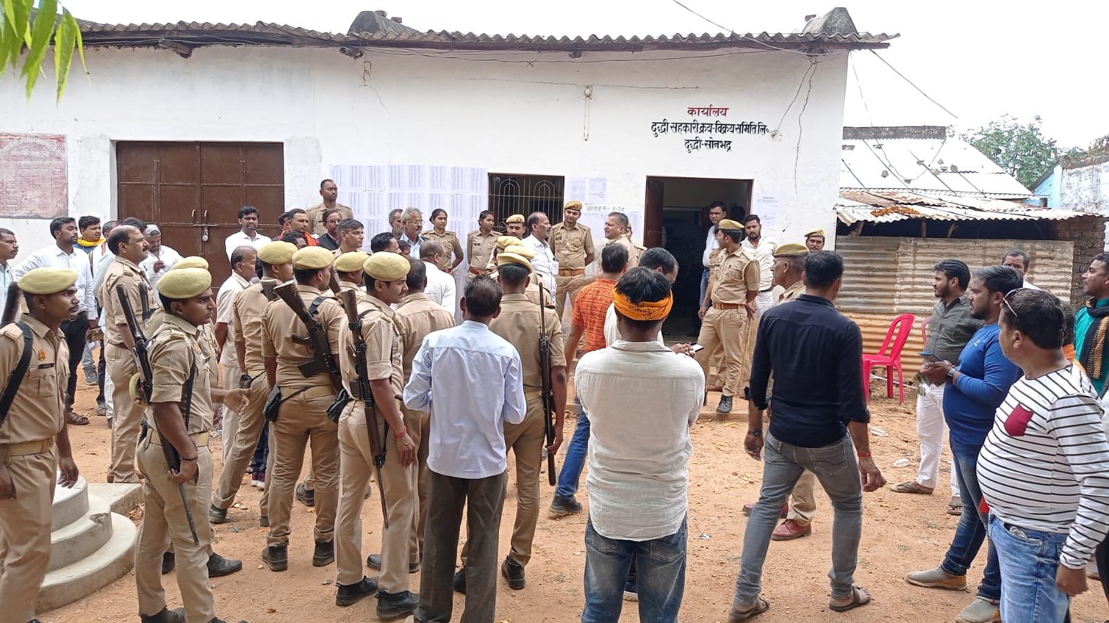 भाजपा व सपा समर्थक आमने-सामने, लगे आरोप प्रत्यारोप