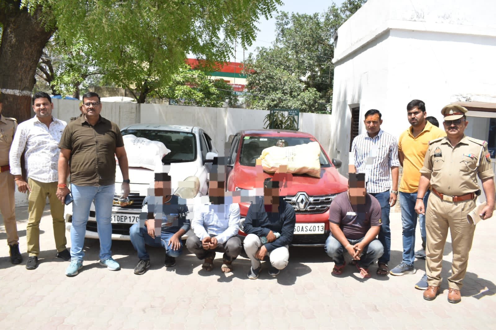 गाजीपुर:अवैध असलहे व भारी मात्रा में गांजा के साथ चार तस्कर गिरफतार