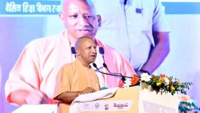 एक भी बच्चा न स्कूल जाने से वंचित हो और न संचारी रोग की चपेट में आएः सीएम योगी