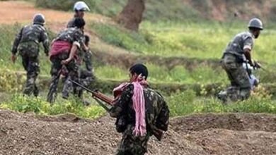 सुरक्षाबल और नक्सलियों के बीच मुठभेड़