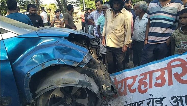 आगरा में स्कूली बच्चों को कार ने रौंदा, तीन की मौत