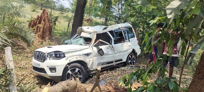 तेज रफ्तार स्कार्पियो पेड़ से टकराई-3 महिलाओं की मौत-1 गंभीर