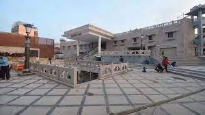 दशाश्वमेध घाट के पास वर्षो से पड़ी अनुपयोगी जगह को अब उपयोग में लाने की तैयारी