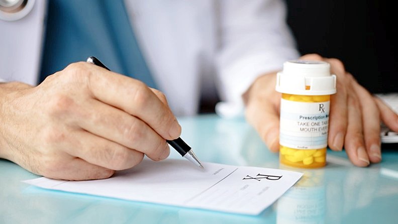 प्रिस्क्रिप्शन में केवल जेनरिक दवाएं ही लिखेंगे राजकीय अस्पतालों के डॉक्टर