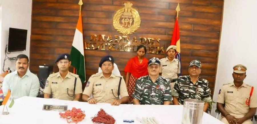महिला नक्सली गिरफ्तार, दर्ज हैं 30 मामले