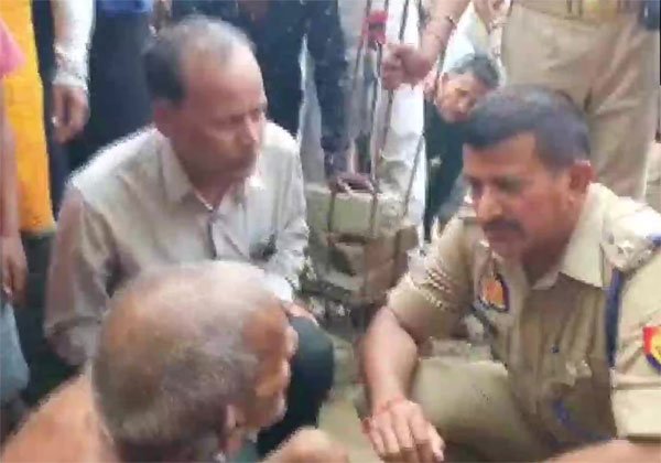 मैनपुरी में भाई भाभी समेत पांच की हत्या कर की आत्महत्या