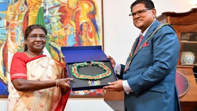 राष्‍ट्रपति द्रौपदी मुर्मू को सूरीनाम के सर्वोच्‍च नागरिक सम्‍मान से सम्‍मानित किया गया