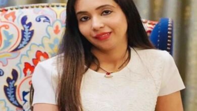 अभिषेक बनर्जी की पत्नी व बच्चों को दुबई की फ्लाइट में सवार होने से रोका