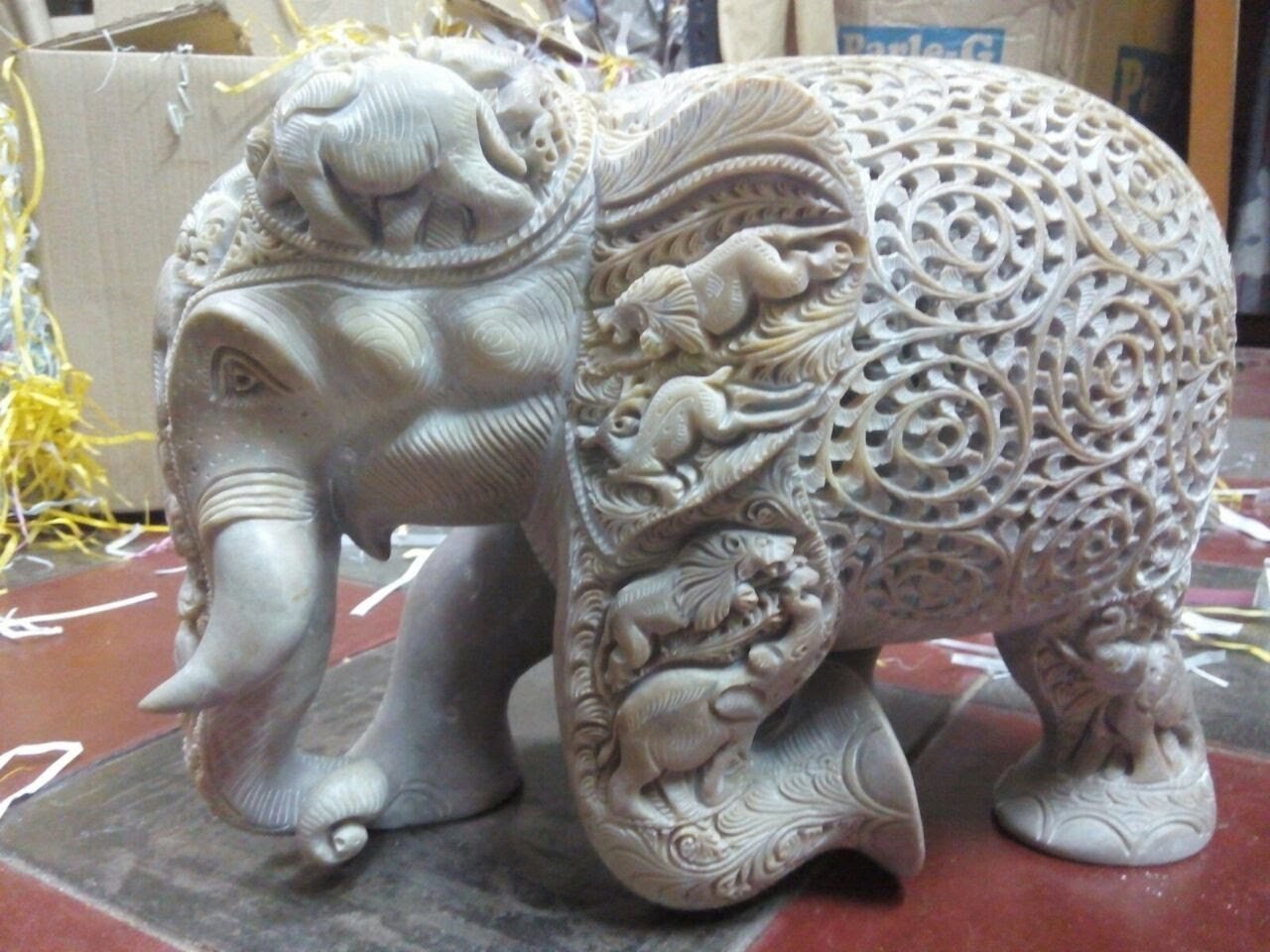 सरकार के निःशुल्क टूल किट वितरण, स्किल डेवलपमेंट प्रोग्राम और ब्रांडिंग ने इसकी ख्याति सात समुंदर पार तक पहुंचाई .सरकार की नीतियों से इस कला का कारोबार 10 से 12 करोड़ हो गया, 500 से ज्यादा कारीगर अभी भी इस परम्परागत उद्योग में लगे हैं .