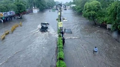 मूसलाधार बारिश के कारण चौंतीस लोगों की मौत